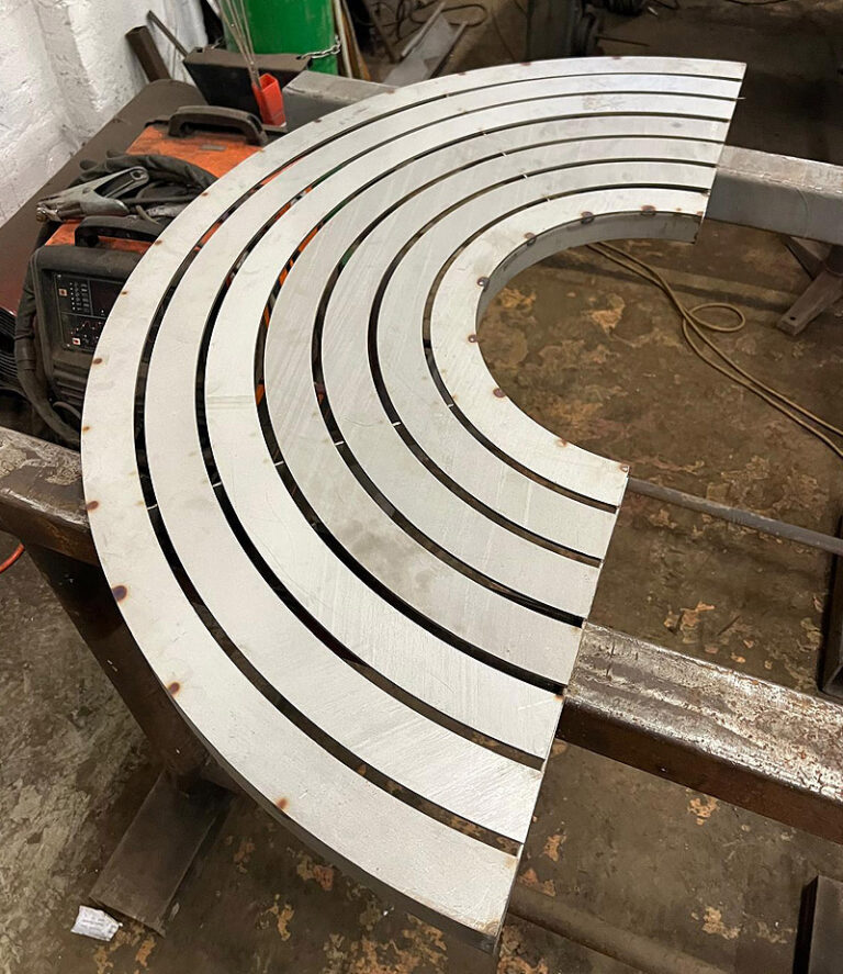 stainless-steel-tree-grill