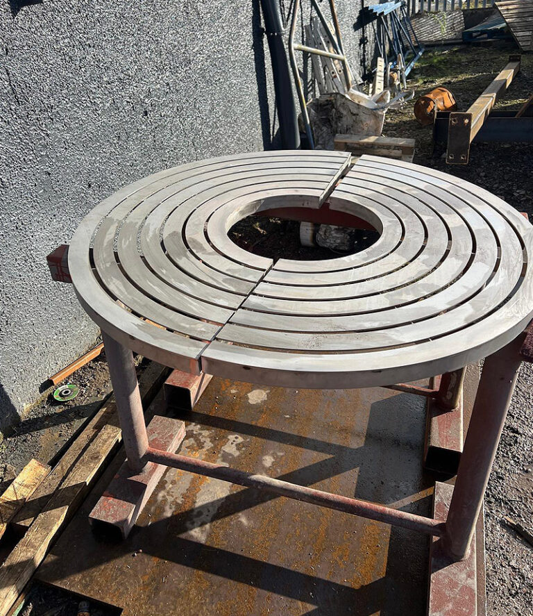 stainless-steel-tree-grill2